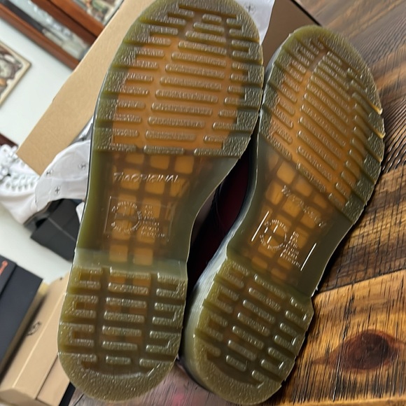 CHERRY RED Dr Martens NIB - Picture 5 of 7